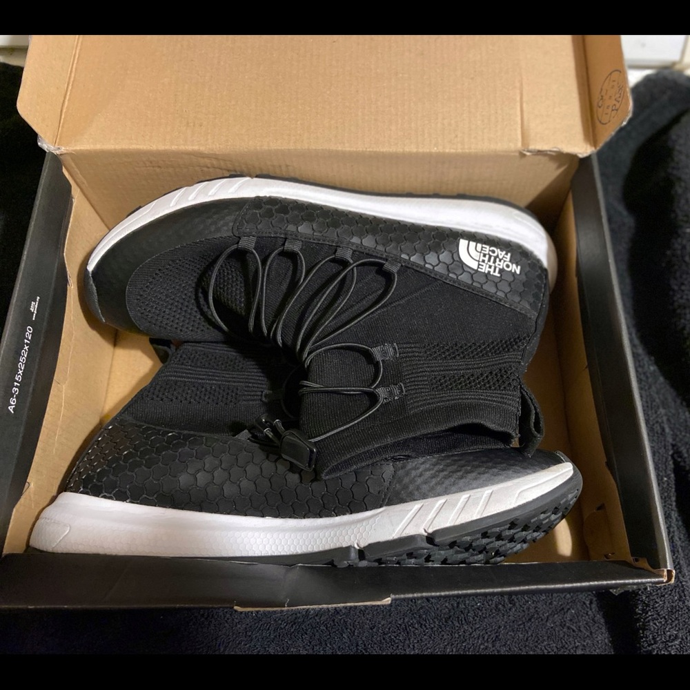 North Face Men’s 11 Touji Mid Lace Sneaker Shoe